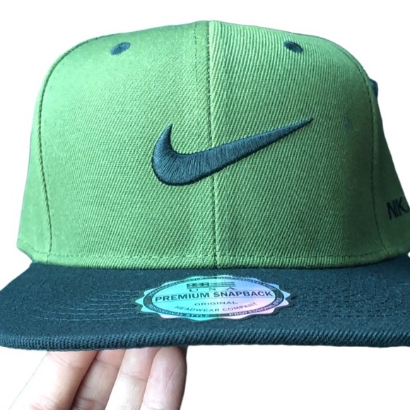 Classic snap backs please inquire on color availability before purchasing - Picture 5 of 7